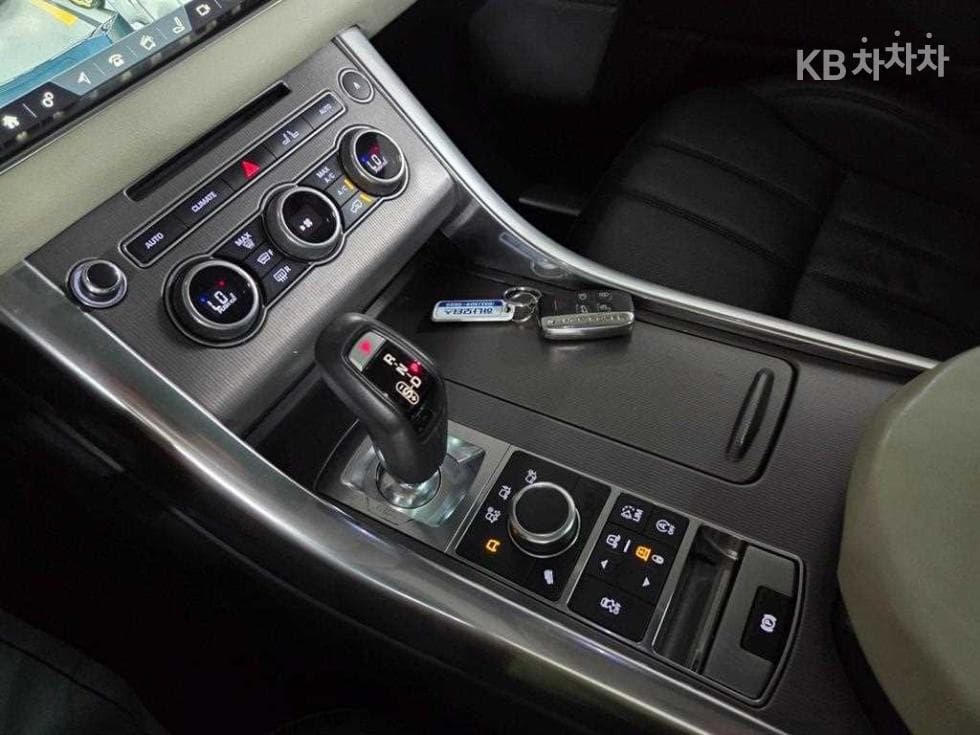 Land Rover New Range Rover Sport3.0 SDV6 HSE Dynamic - 15