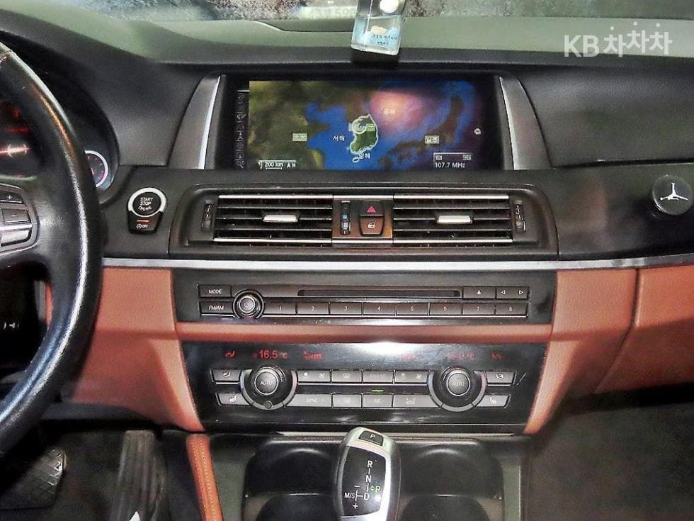 BMW Нов5 Серия520d M Air로Динамичен F10 - 11