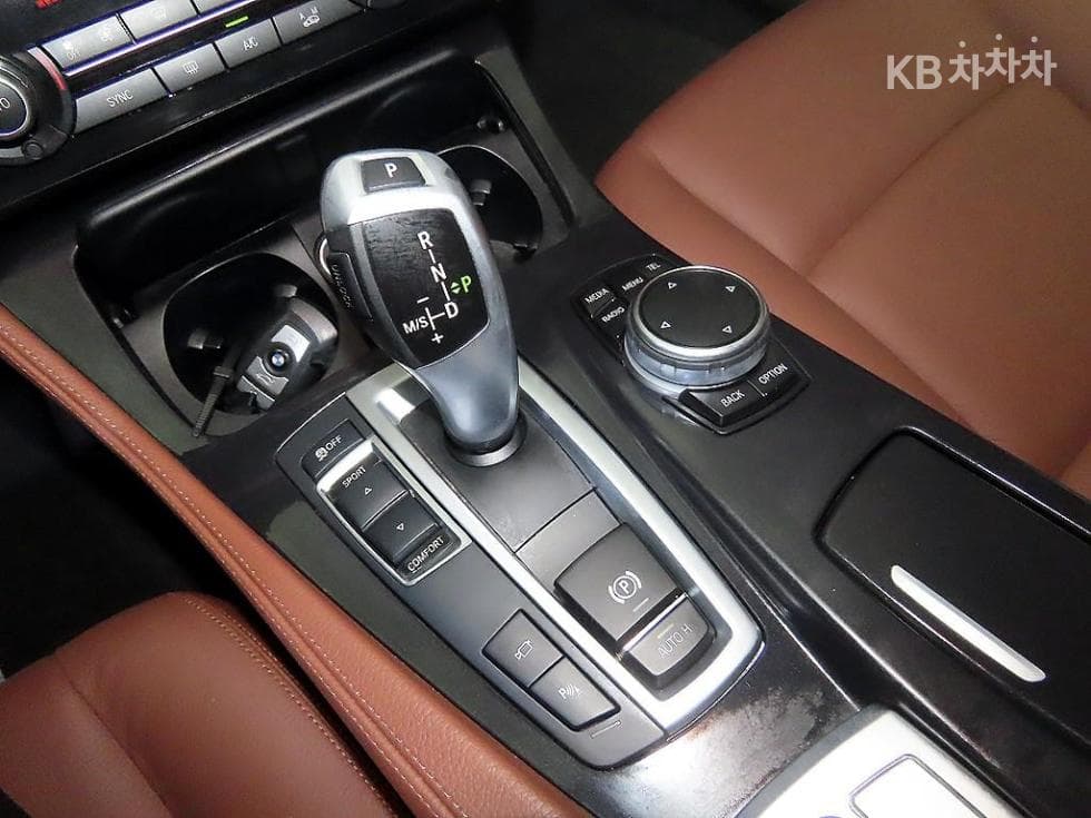 BMW Нов5 Серия520d M Air로Динамичен F10 - 12