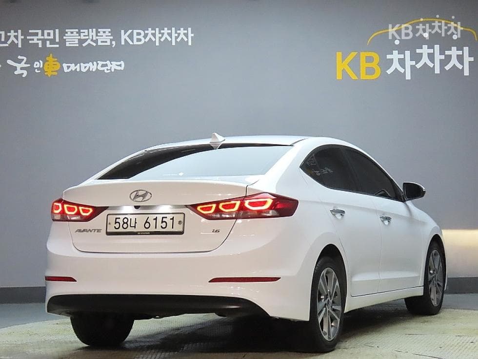 Хюндай Avante (Elantra)AD1.6 GDi Modern - 2