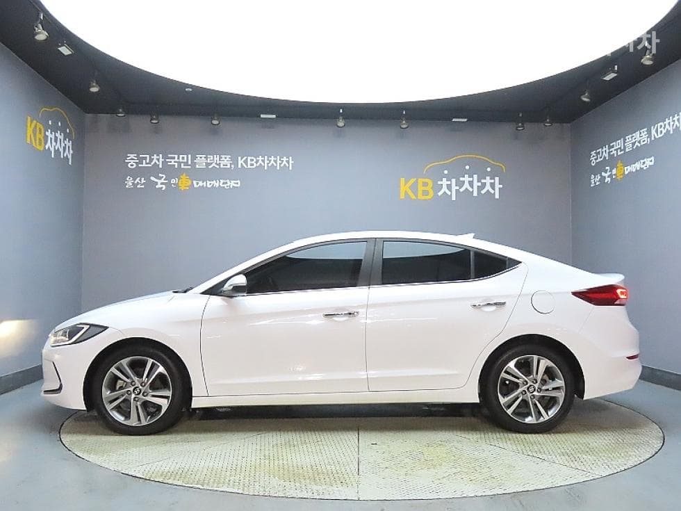 Хюндай Avante (Elantra)AD1.6 GDi Modern - 5