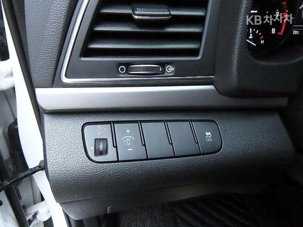 Хюндай Avante (Elantra)AD1.6 GDi Modern - 12