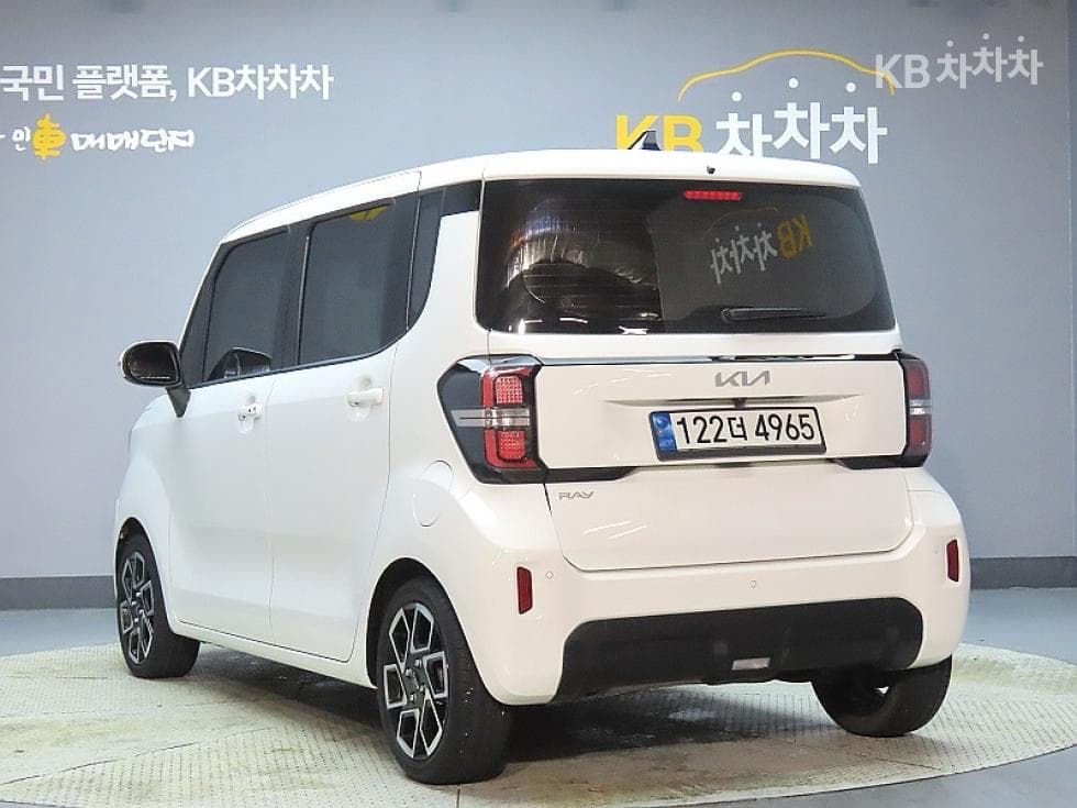 Kia The New (facelift) Kia Ray (van)1.0 Gasoline Signature - 4