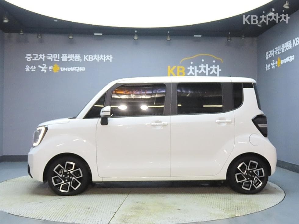 Kia The New (facelift) Kia Ray (van)1.0 Gasoline Signature - 5