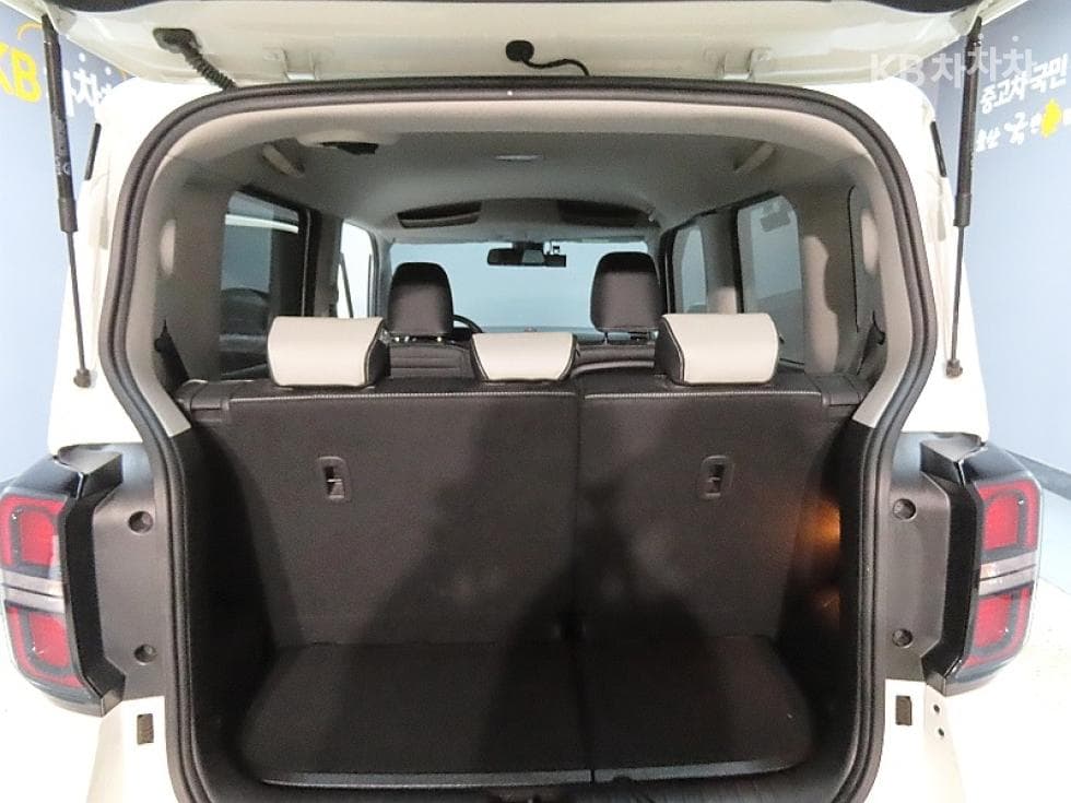 Kia The New (facelift) Kia Ray (van)1.0 Gasoline Signature - 19