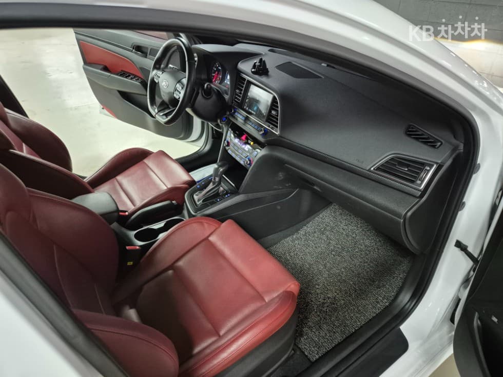 Хюндай Avante (Elantra)AD1.6 Турбо Бензин Директ Инжекция 스포츠 Extreme 셀렉션 - 7