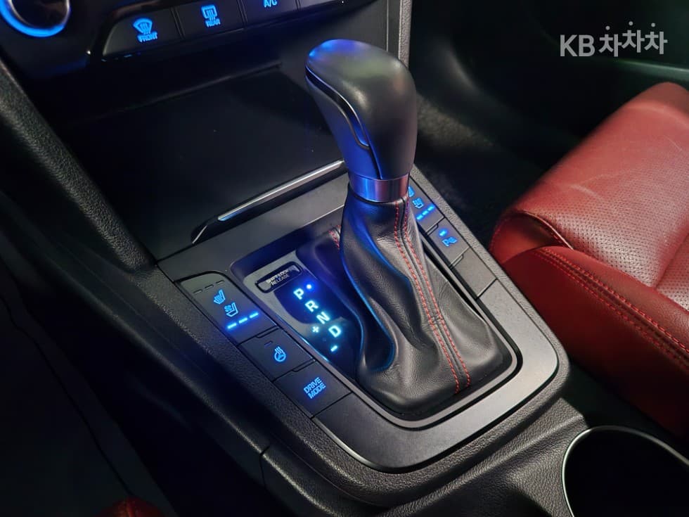 Хюндай Avante (Elantra)AD1.6 Турбо Бензин Директ Инжекция 스포츠 Extreme 셀렉션 - 16