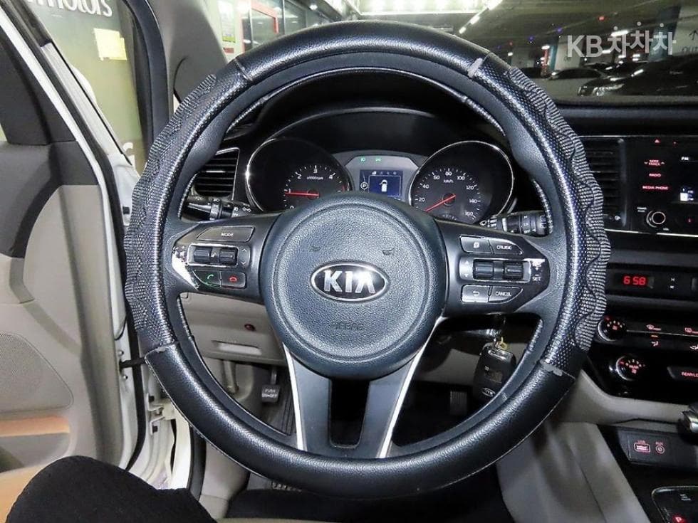 Kia All New Carnival6Seater승 2.2 Diesel 휠체어 리프트 - 7