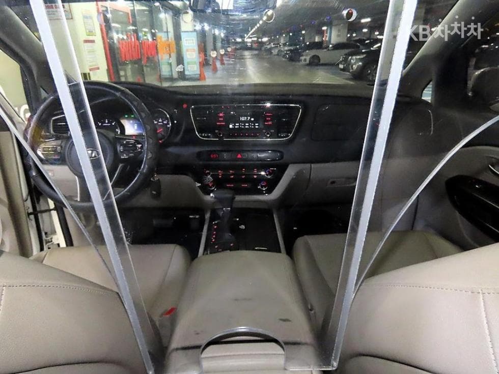 Kia All New Carnival6Seater승 2.2 Diesel 휠체어 리프트 - 8