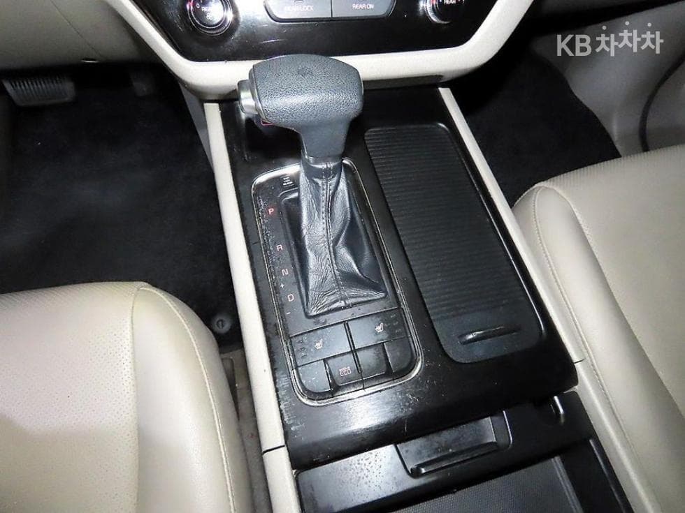 Kia All New Carnival6Seater승 2.2 Diesel 휠체어 리프트 - 9