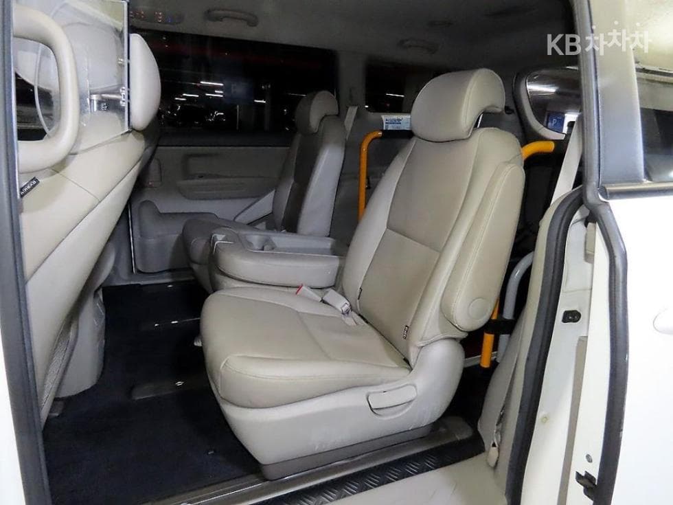 Kia All New Carnival6Seater승 2.2 Diesel 휠체어 리프트 - 14