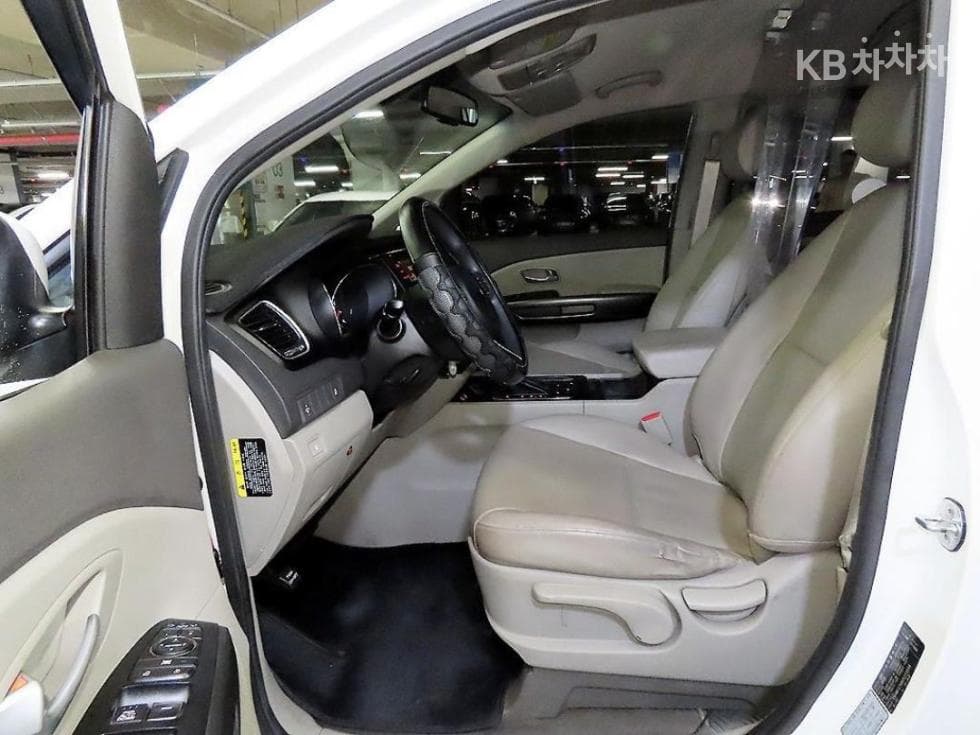 Kia All New Carnival6Seater승 2.2 Diesel 휠체어 리프트 - 14