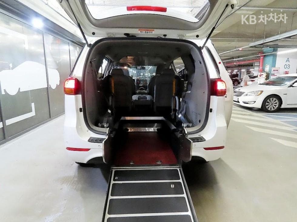 Kia All New Carnival6Seater승 2.2 Diesel 휠체어 리프트 - 17