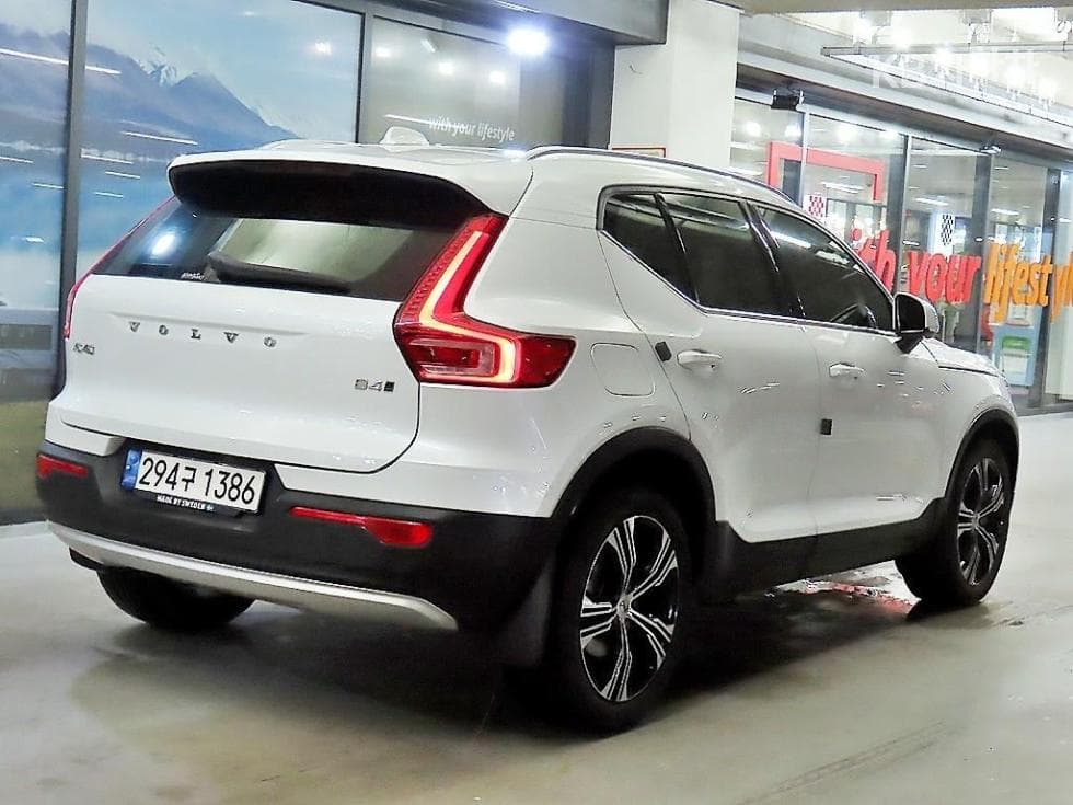 Volvo XC40B4 AWD Inscription - 4