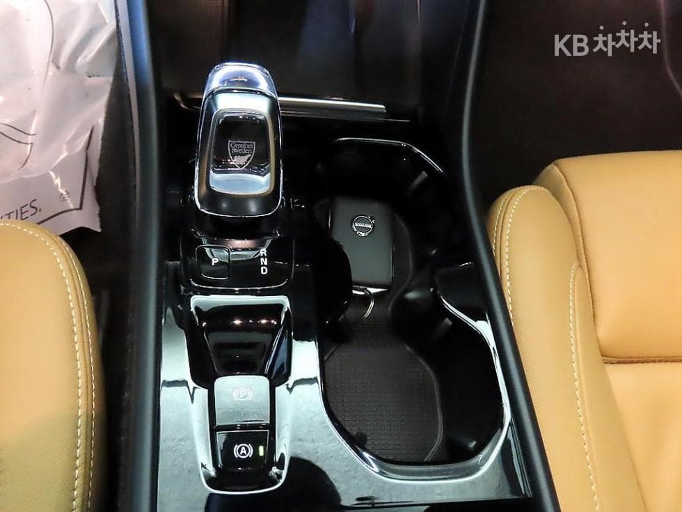 Volvo XC40B4 AWD Inscription - 12