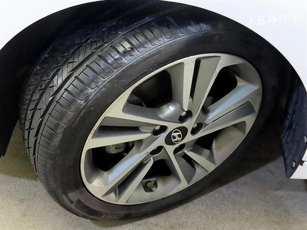 Хюндай Avante (Elantra)AD1.6 GDi Value Plus - 20