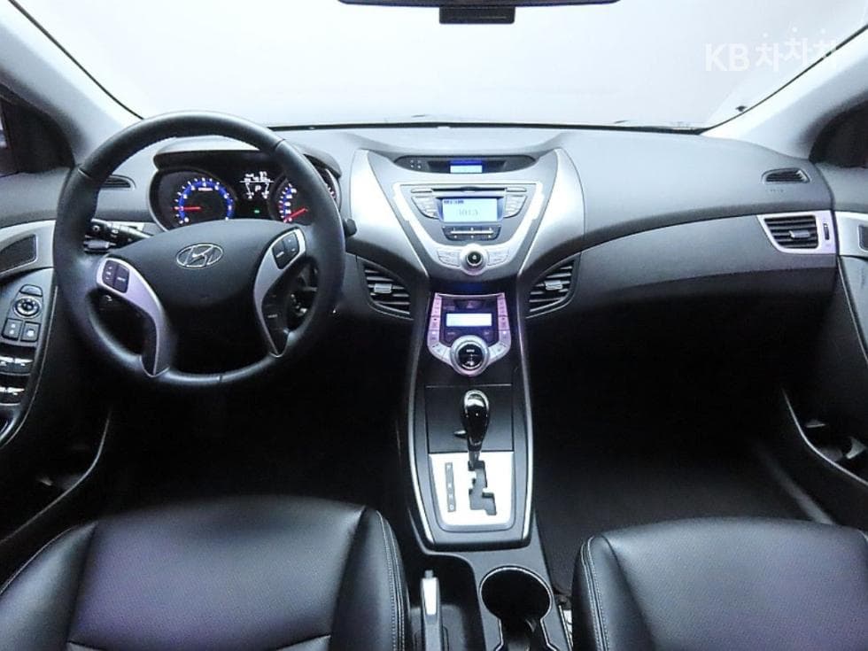 Hyundai Avante (Elantra)MDM16 GDi LUXURY - 6