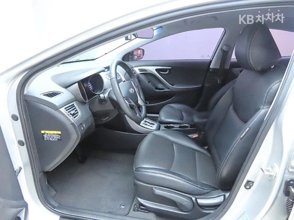 Hyundai Avante (Elantra)MDM16 GDi LUXURY - 10