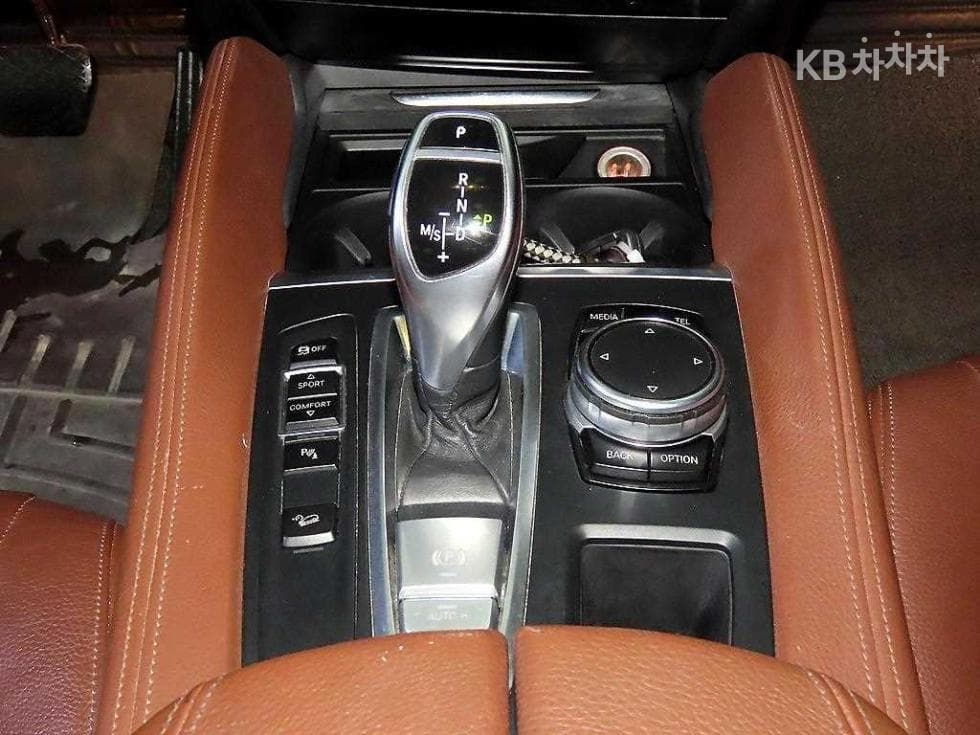 BMW X6(F16)xDrive 35i Стандартен - 12