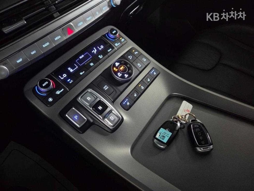 Хюндай Palisade2.2 Дизел 8-местен AWD Exclusive - 15