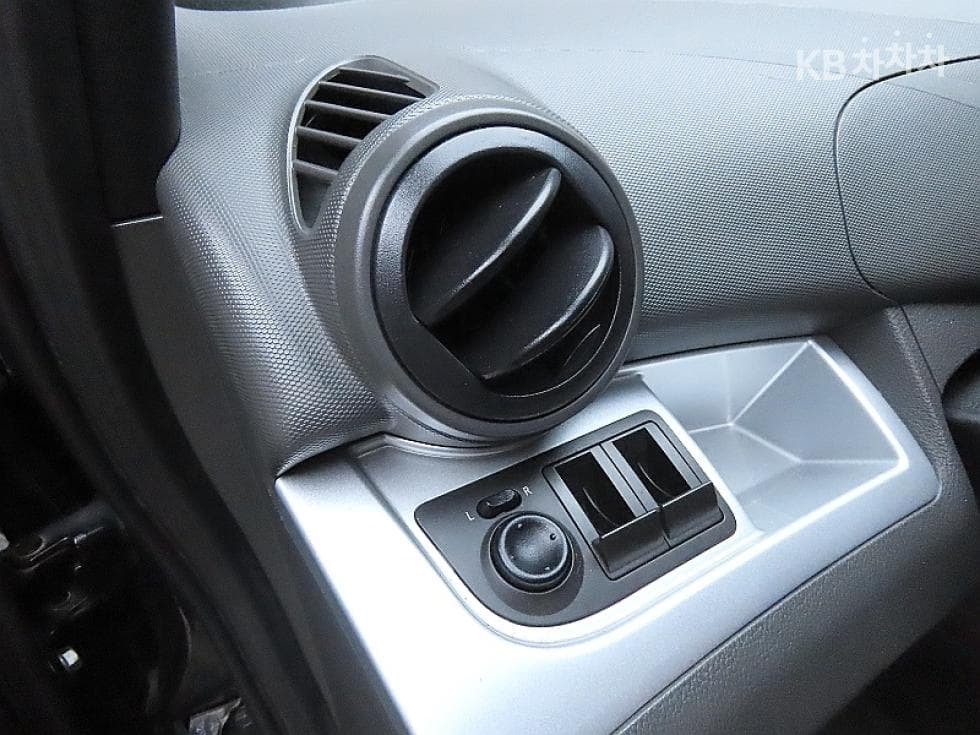 GM Korea Chevrolet SparkSpark S LT - 12