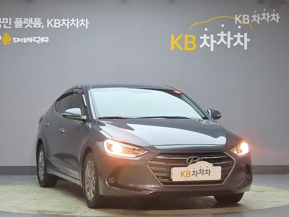 Хюндай Avante (Elantra)AD1.6 GDi Modern - 3