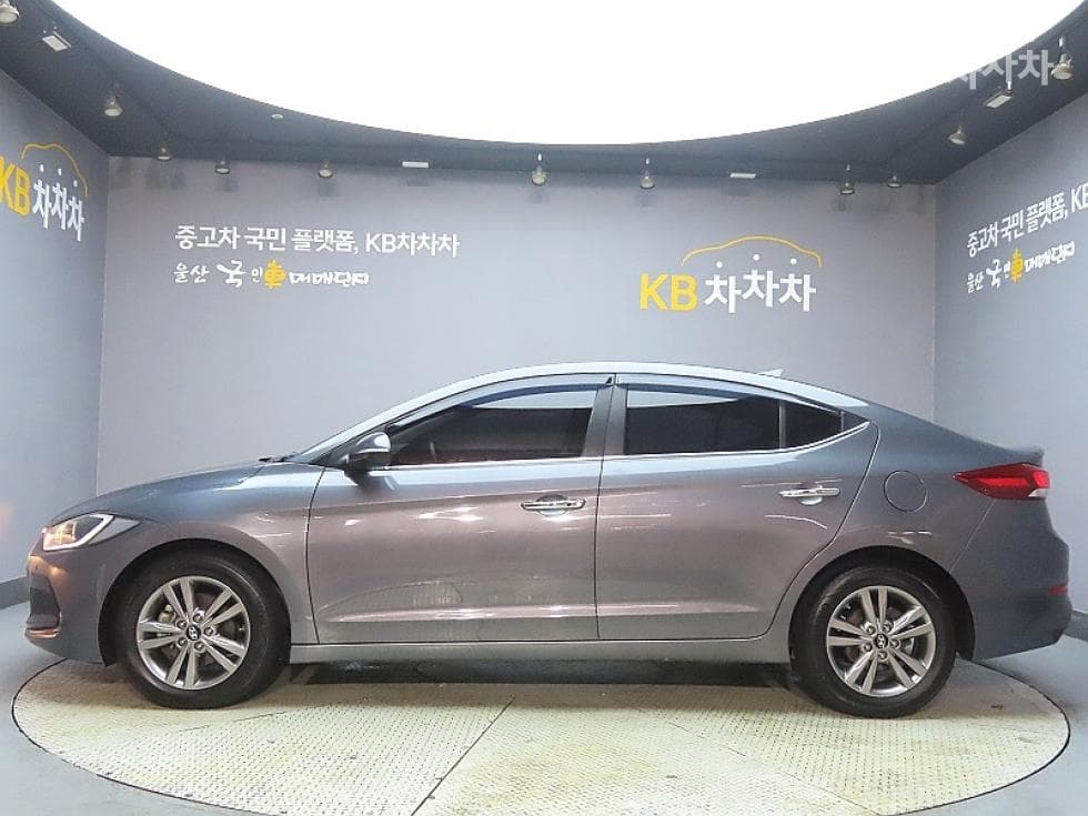 Хюндай Avante (Elantra)AD1.6 GDi Modern - 5