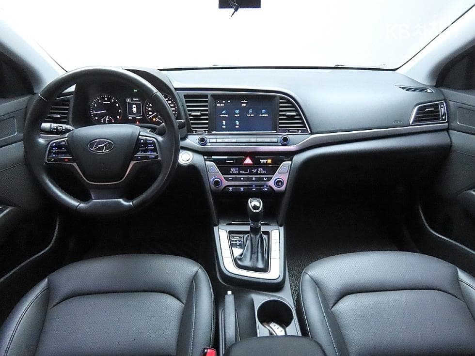 Хюндай Avante (Elantra)AD1.6 GDi Modern - 6