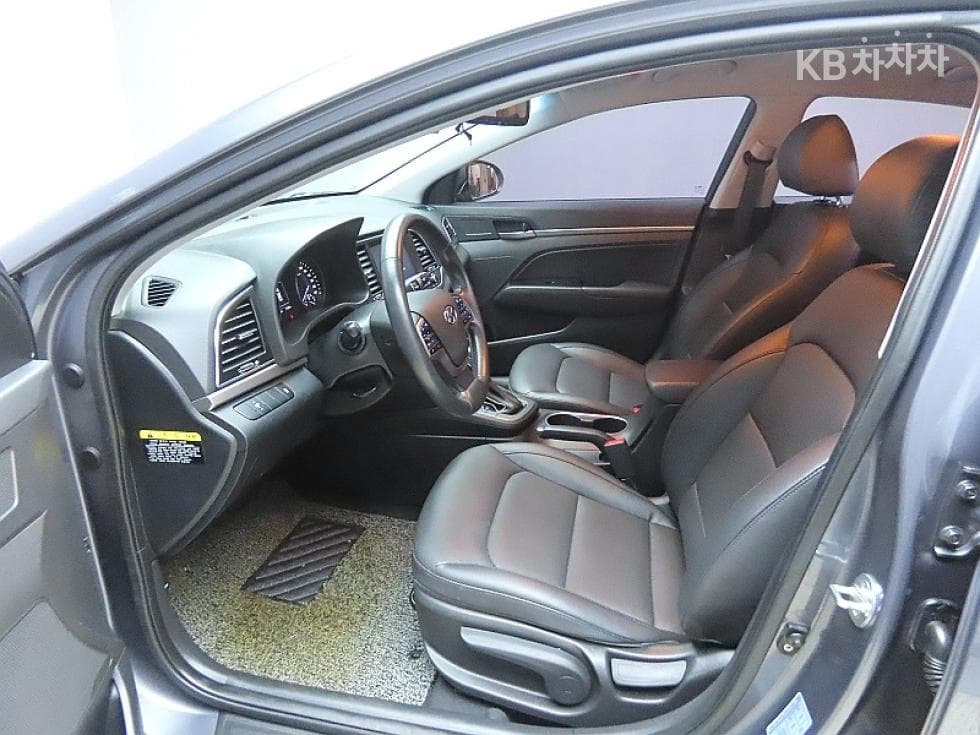 Хюндай Avante (Elantra)AD1.6 GDi Modern - 10
