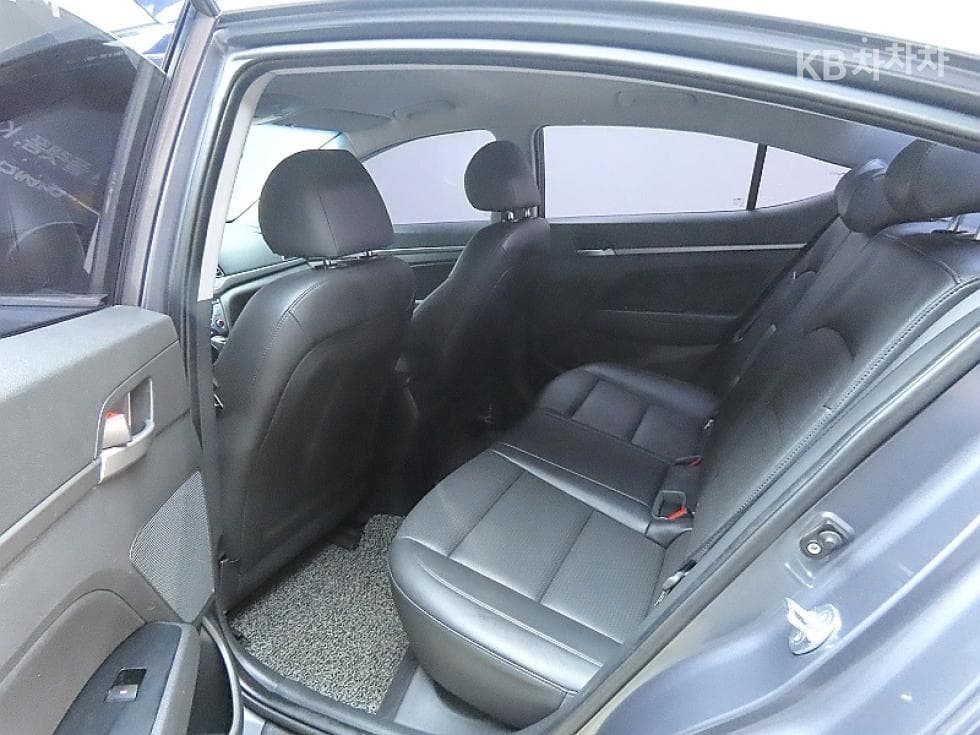 Хюндай Avante (Elantra)AD1.6 GDi Modern - 11