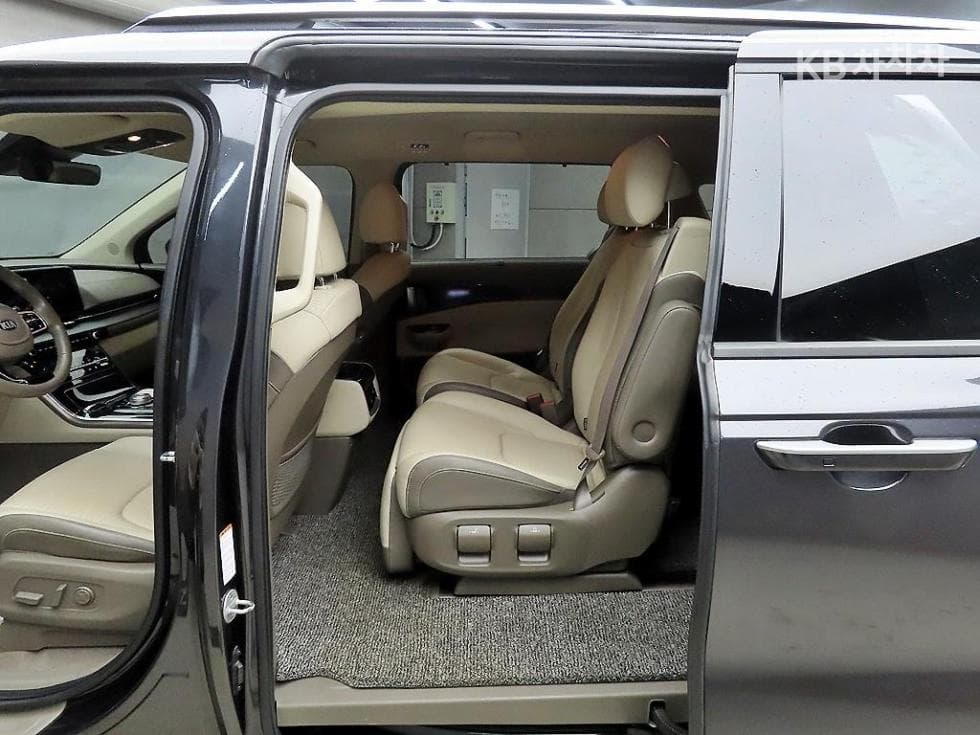 Kia Carnival 4th generationG3.5 GDI 7-seater (Limousine) Signature - 6