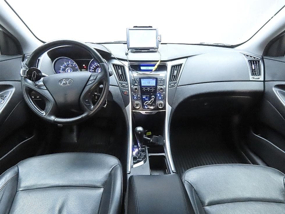 Hyundai YFSonataLPi Premiere - 6