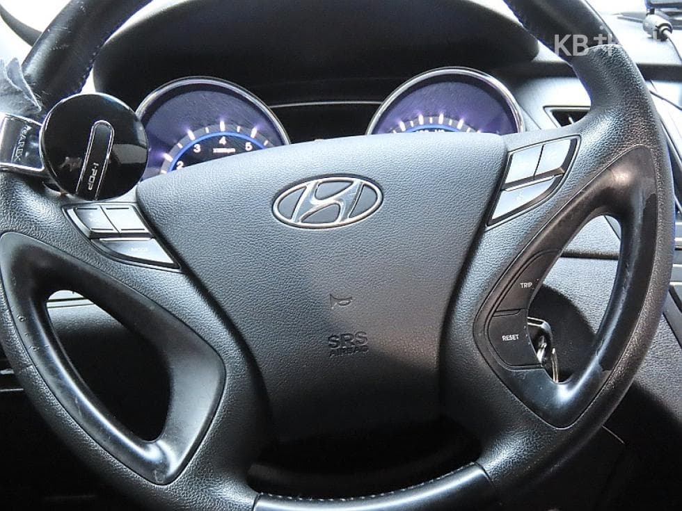 Hyundai YFSonataLPi Premiere - 18