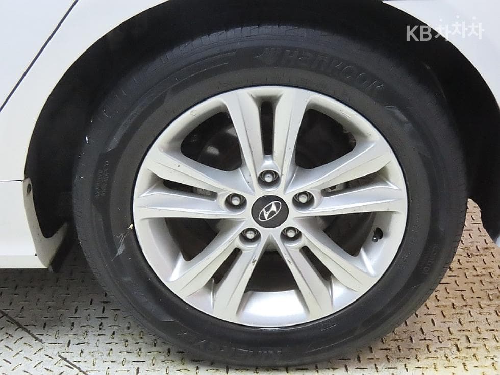 Hyundai YFSonataLPi Premiere - 20