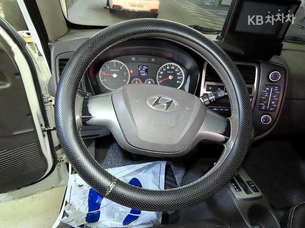 Хюндай Porter 2Удължено междуосие Super Cab CRDi Smart - 9