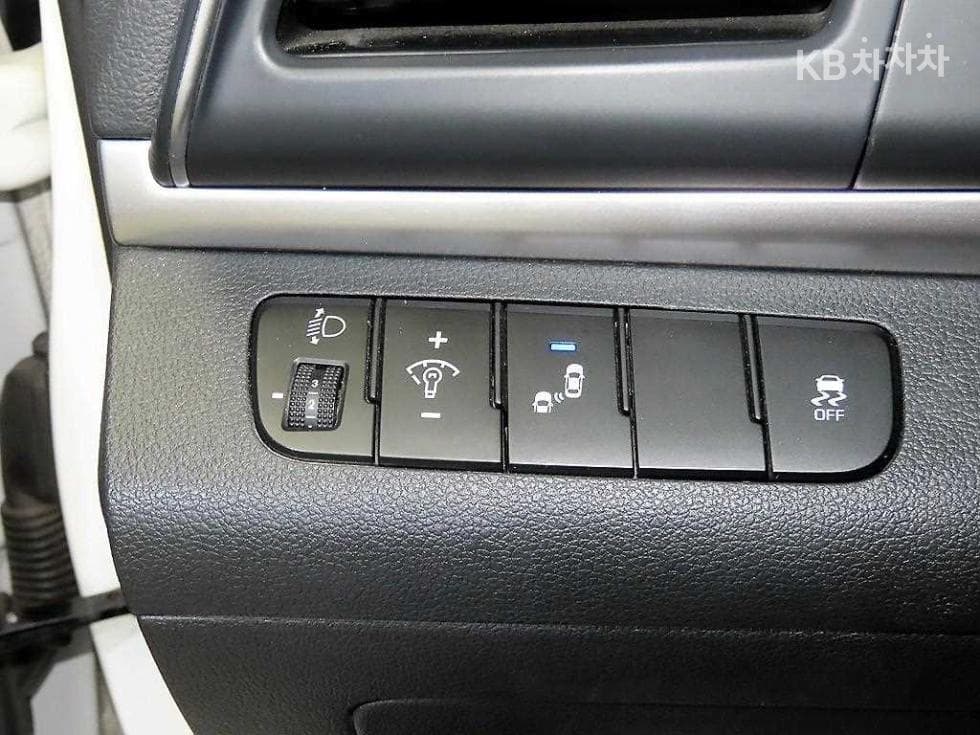 Хюндай The New (фейслифт) Avante (Elantra) ADSmartstream G1.6 Стил - 14
