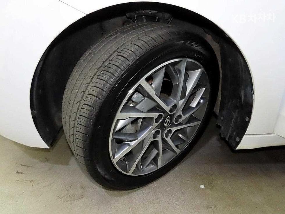 Хюндай The New (фейслифт) Avante (Elantra) ADSmartstream G1.6 Стил - 18