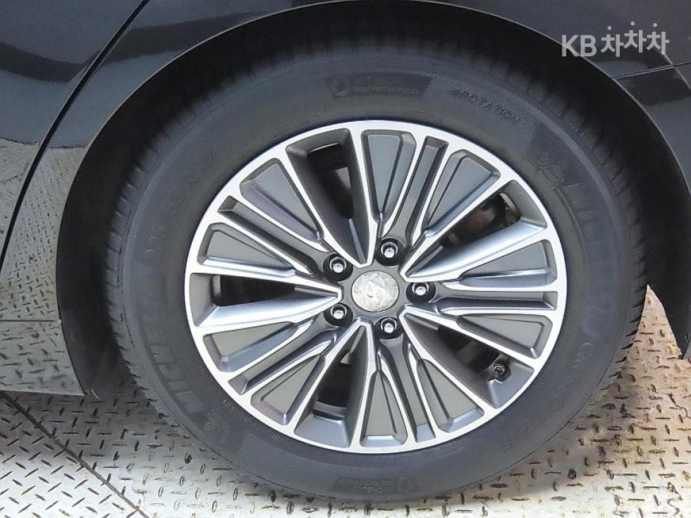 Hyundai Grandeur (Azera)IG HybridExclusive Special (special feature/edition) - 20