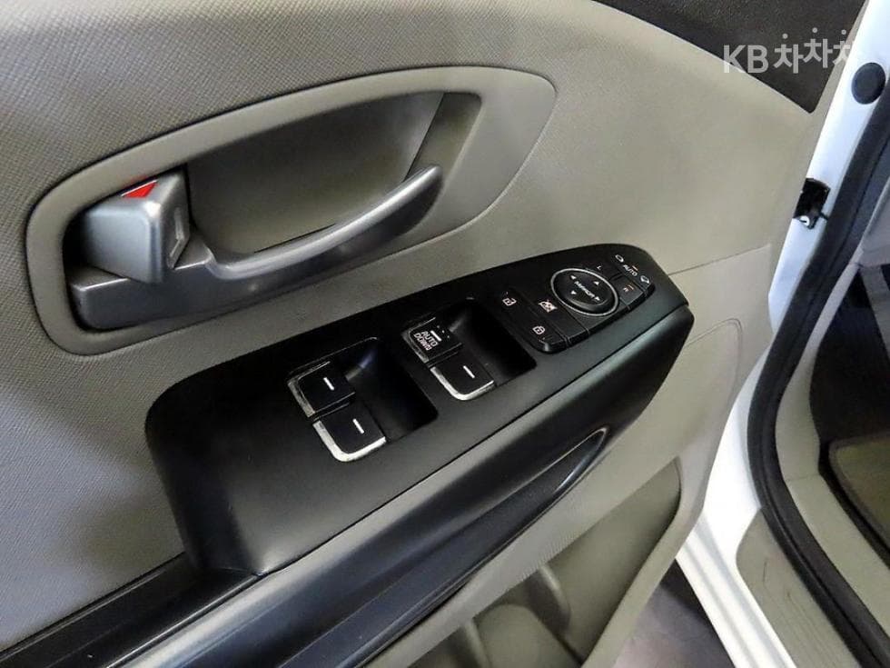 Киа All New Канивал6Местен승 2.2 Дизел 휠체어 리프트 - 13