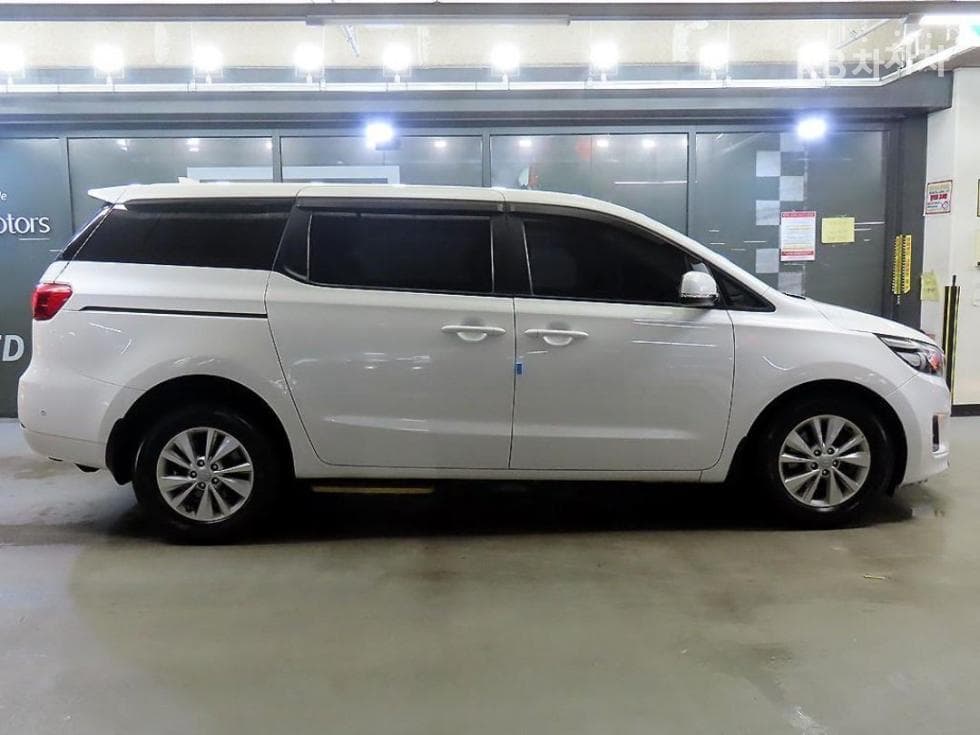 Киа All New Канивал6Местен승 2.2 Дизел 휠체어 리프트 - 19