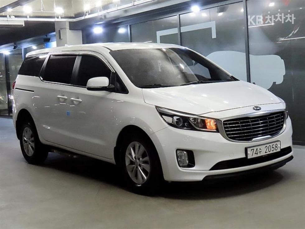 Киа All New Канивал 6Местен승 2.2 Дизел 휠체어 리프트 - Image 1