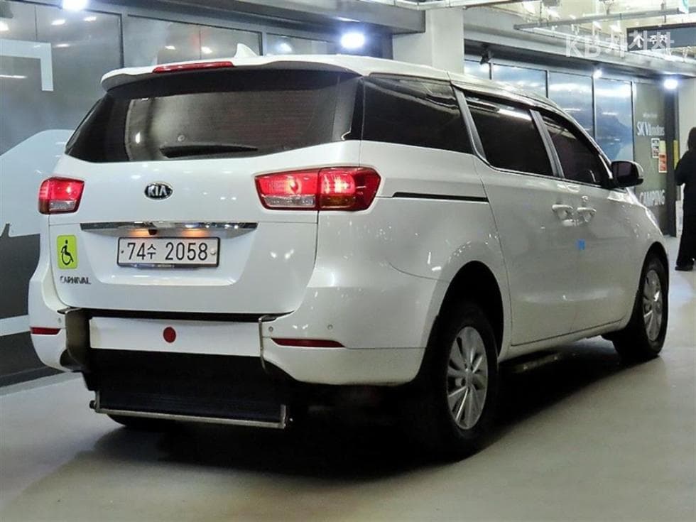Киа All New Канивал6Местен승 2.2 Дизел 휠체어 리프트 - 4