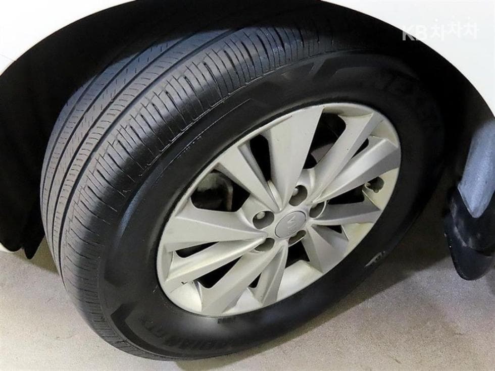 Киа All New Канивал6Местен승 2.2 Дизел 휠체어 리프트 - 19