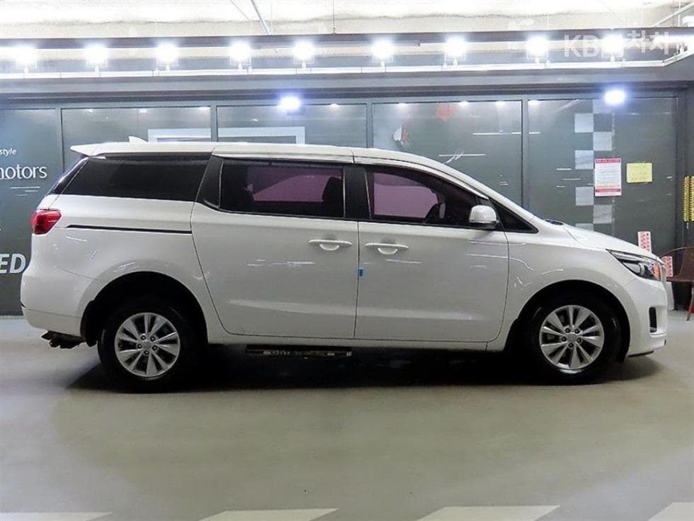Киа All New Канивал6Местен승 2.2 Дизел 휠체어 리프트 - 20