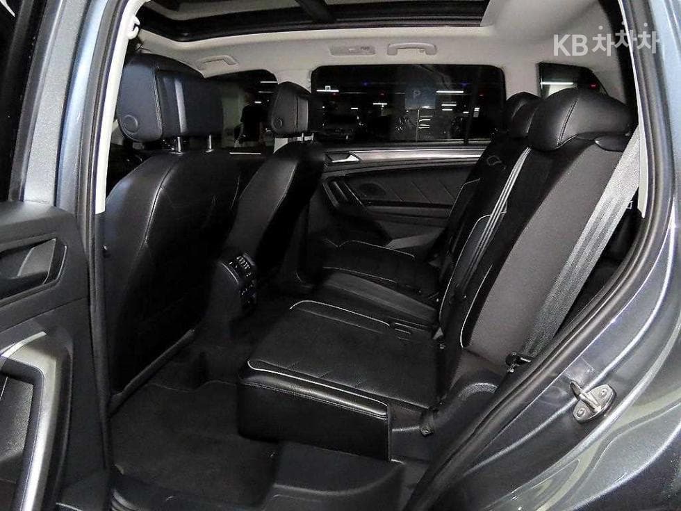 Volkswagen Tiguan Allspace2.0 Turbocharged Stratified Injection (VW) Prestige - 7