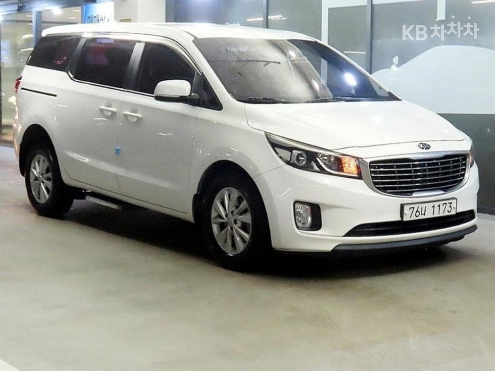Киа All New Канивал 6Местен승 2.2 Дизел 휠체어 리프트 - Image 1