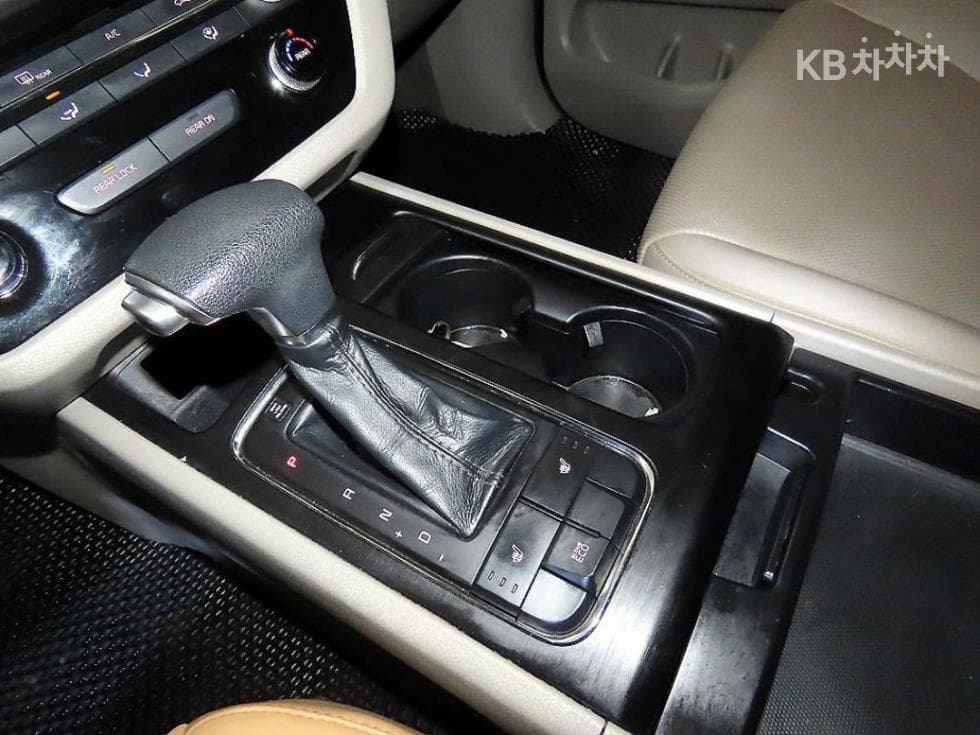 Kia All New Carnival6Seater승 2.2 Diesel 휠체어 리프트 - 9