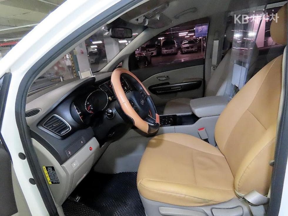 Kia All New Carnival6Seater승 2.2 Diesel 휠체어 리프트 - 12