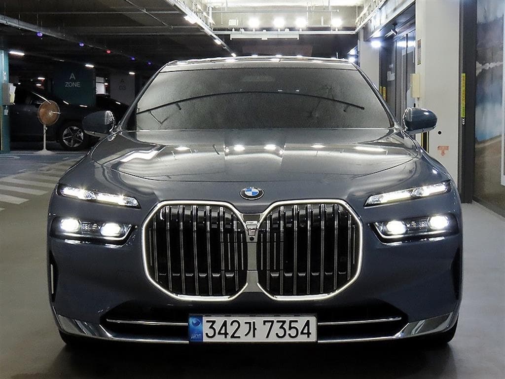 BMW 7시리즈(G70)740i sDrive M Sport Executive - 2