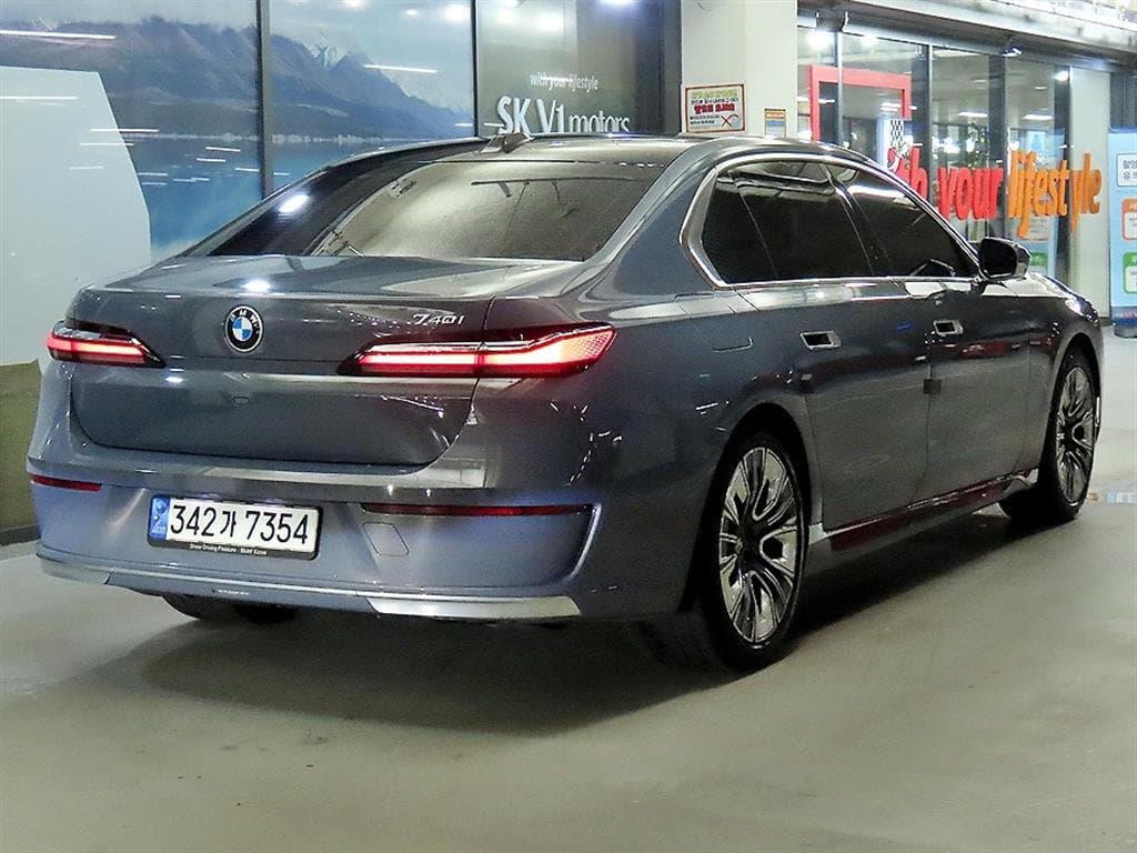 BMW 7시리즈(G70)740i sDrive M Sport Executive - 4